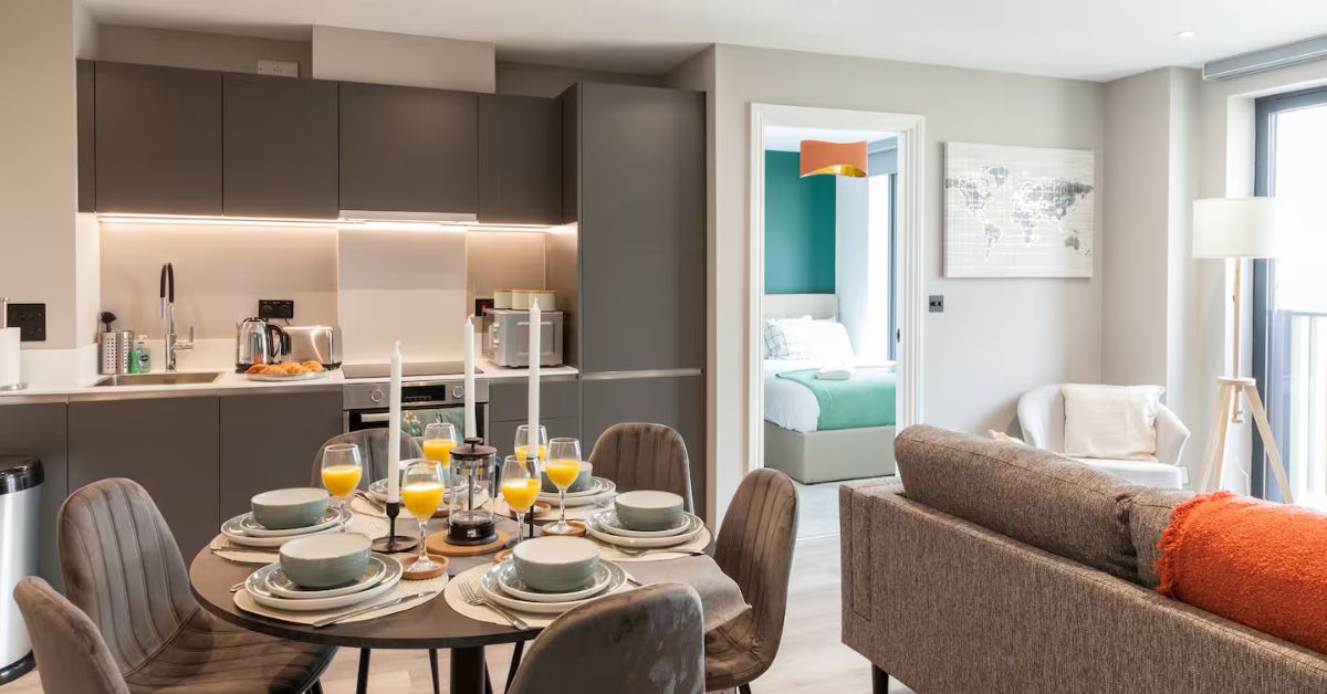 2 Bed Flats near Station & City Centre - Sleeps 6