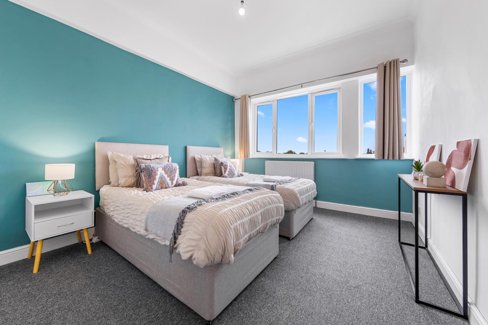 Stylish 2-Bed Retreat Near Twickenham Stadium