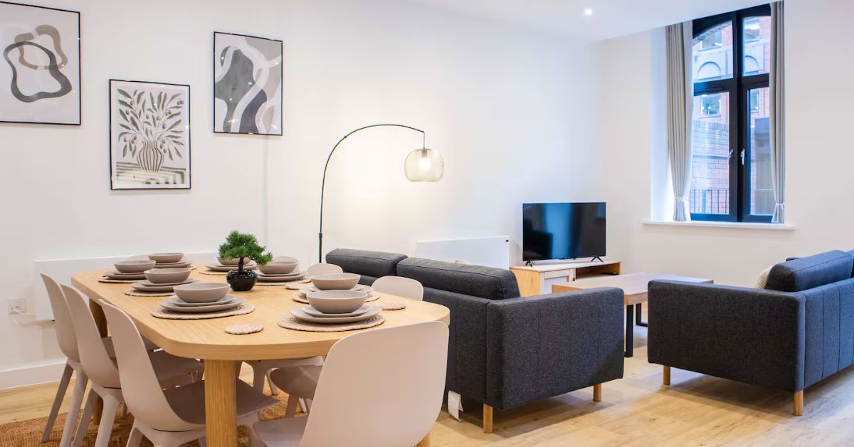 Modern 4-Bed Apartment